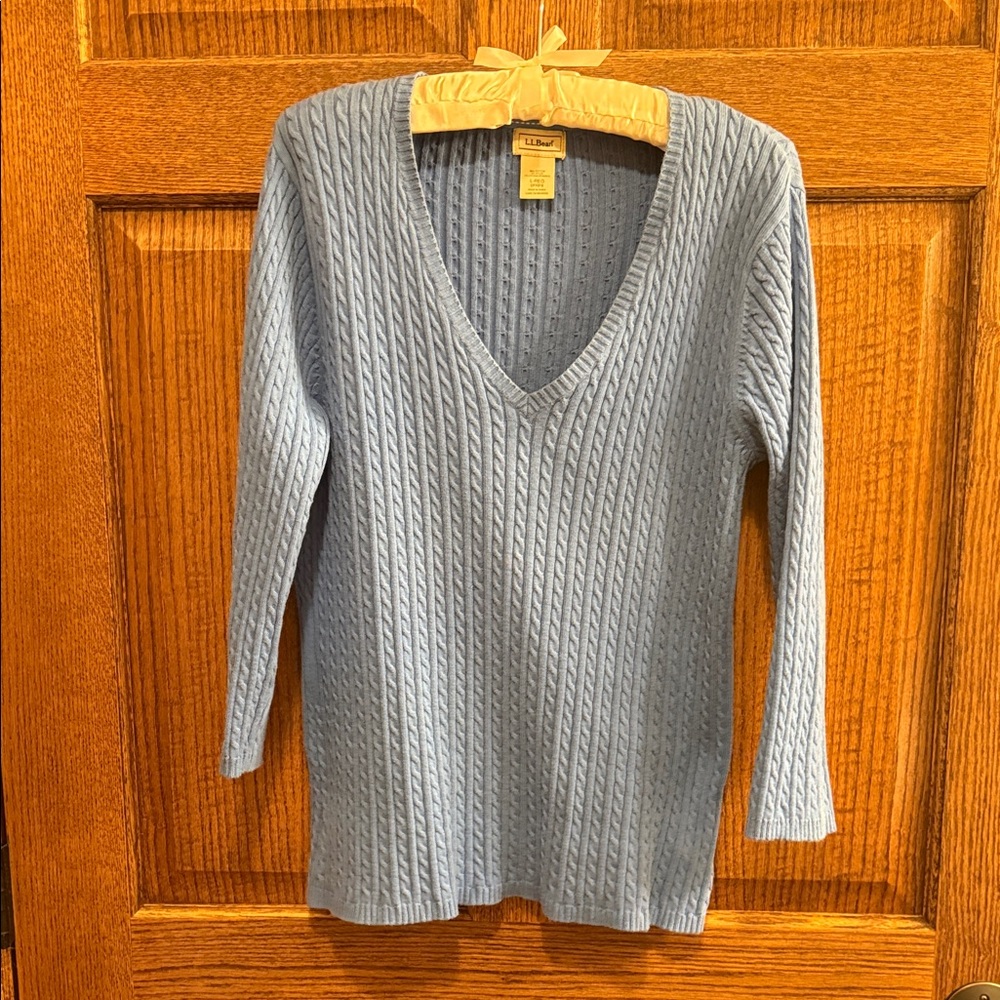 L.L. Bean Sky Blue V-Neck 3/4 Sleeves Sweater Large
